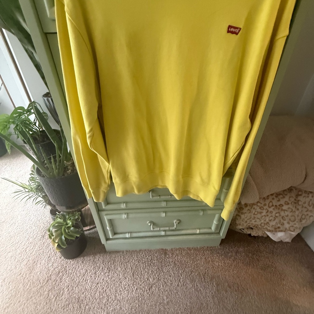Levi's Light Yellow Crewneck